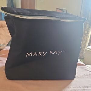 Mary Kay Insulated Zippered Bag.
